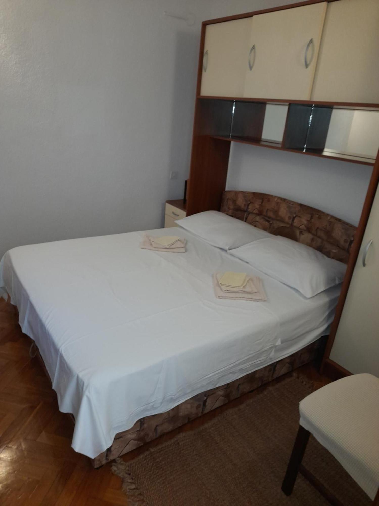 Apartments Nives Supetar Exterior photo