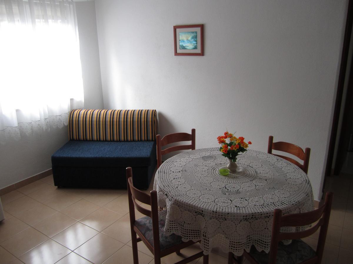 Apartments Nives Supetar Exterior photo
