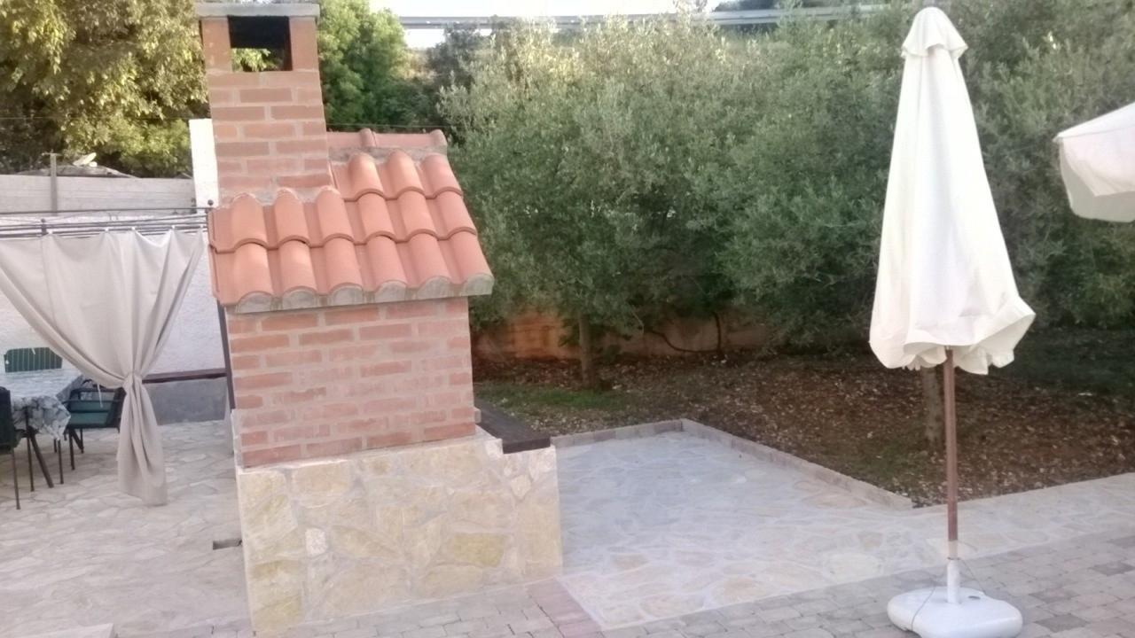 Apartments Nives Supetar Exterior photo